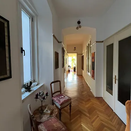 Diana's Temple Póla